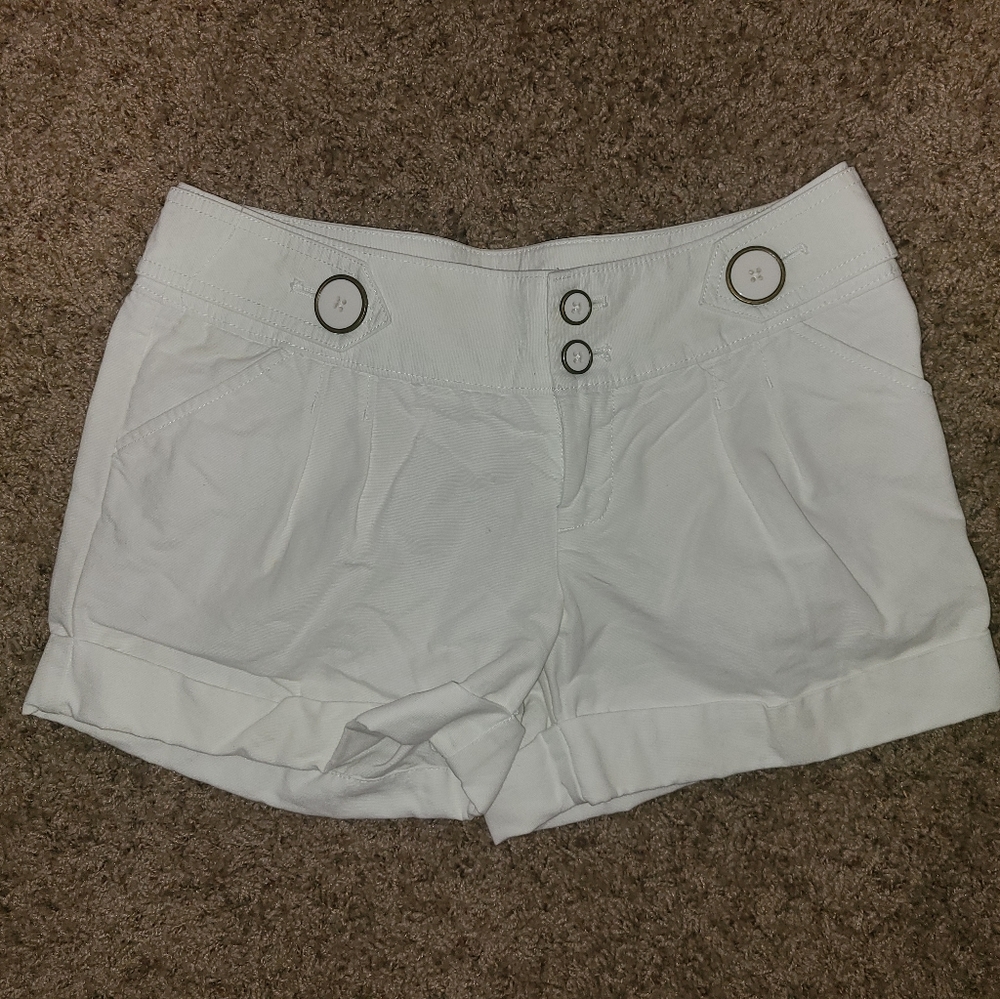 Elle shorts white size 4